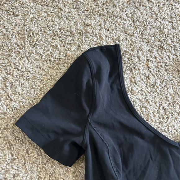 Lululemon Align T-Shirt Black Women's Size 2 Stretch Yoga Gym Casual Preppy Crop - Picture 6 of 7